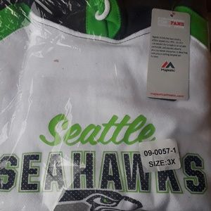 Seattle Seahawks 3x hoodie still in the retail pac